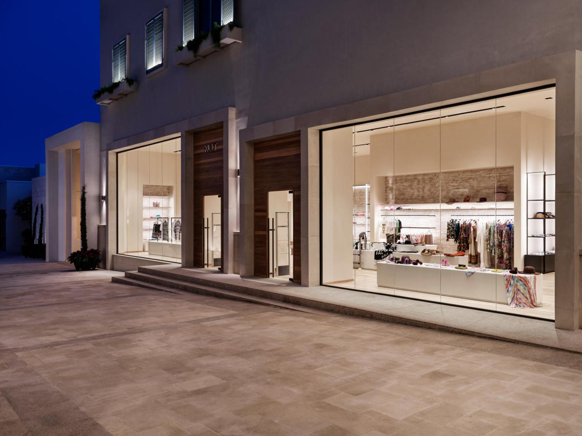 City Of Dreams Mediterranean - Integrated Resort, Casino & Entertainment ลิมาซอล ภายนอก รูปภาพ The Row store in Porto Cervo, Sardinia