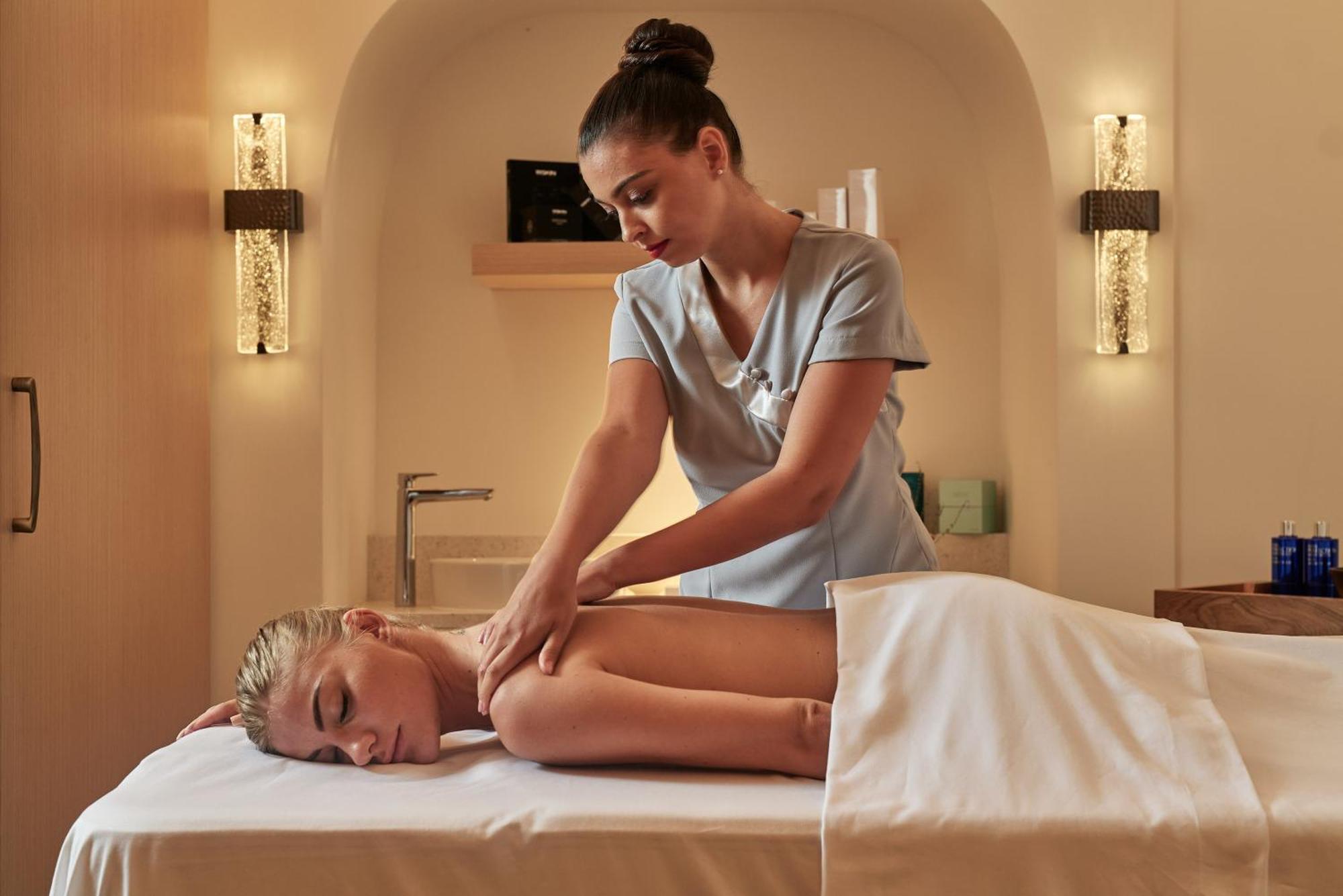 City Of Dreams Mediterranean - Integrated Resort, Casino & Entertainment ลิมาซอล ภายนอก รูปภาพ Massage