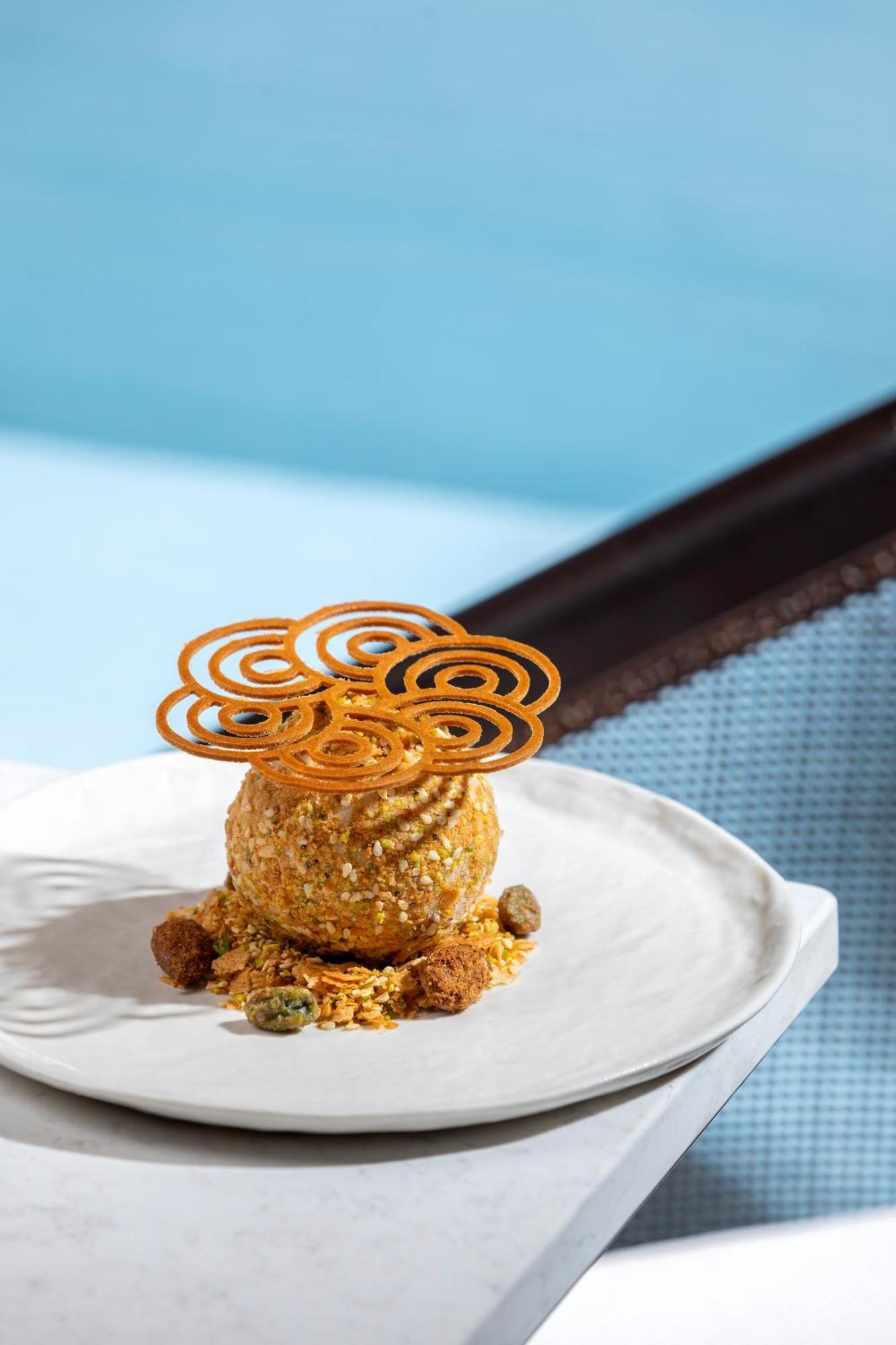 City Of Dreams Mediterranean - Integrated Resort, Casino & Entertainment ลิมาซอล ภายนอก รูปภาพ A dessert