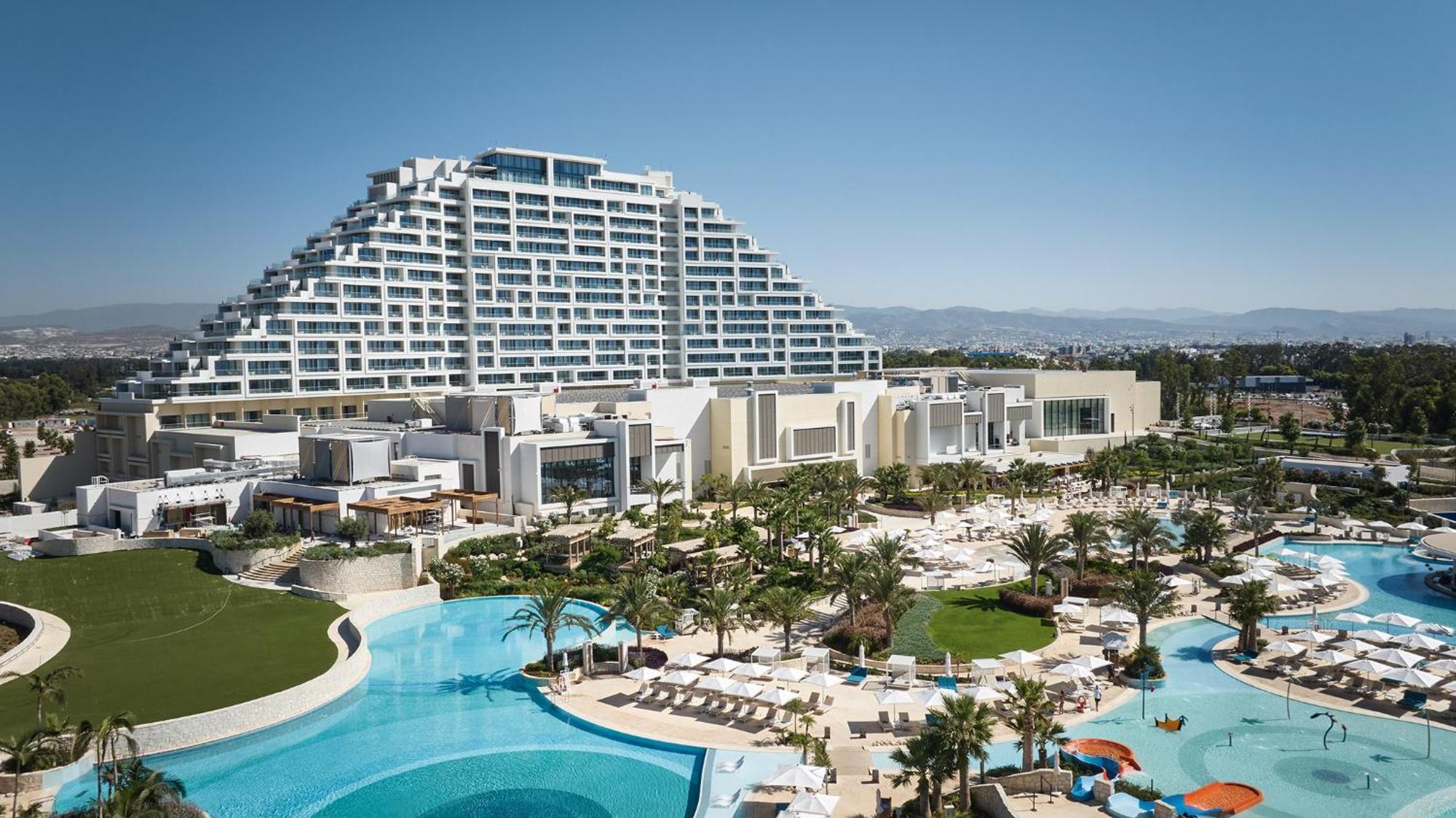 City Of Dreams Mediterranean - Integrated Resort, Casino & Entertainment ลิมาซอล ภายนอก รูปภาพ The Atlantis Resort