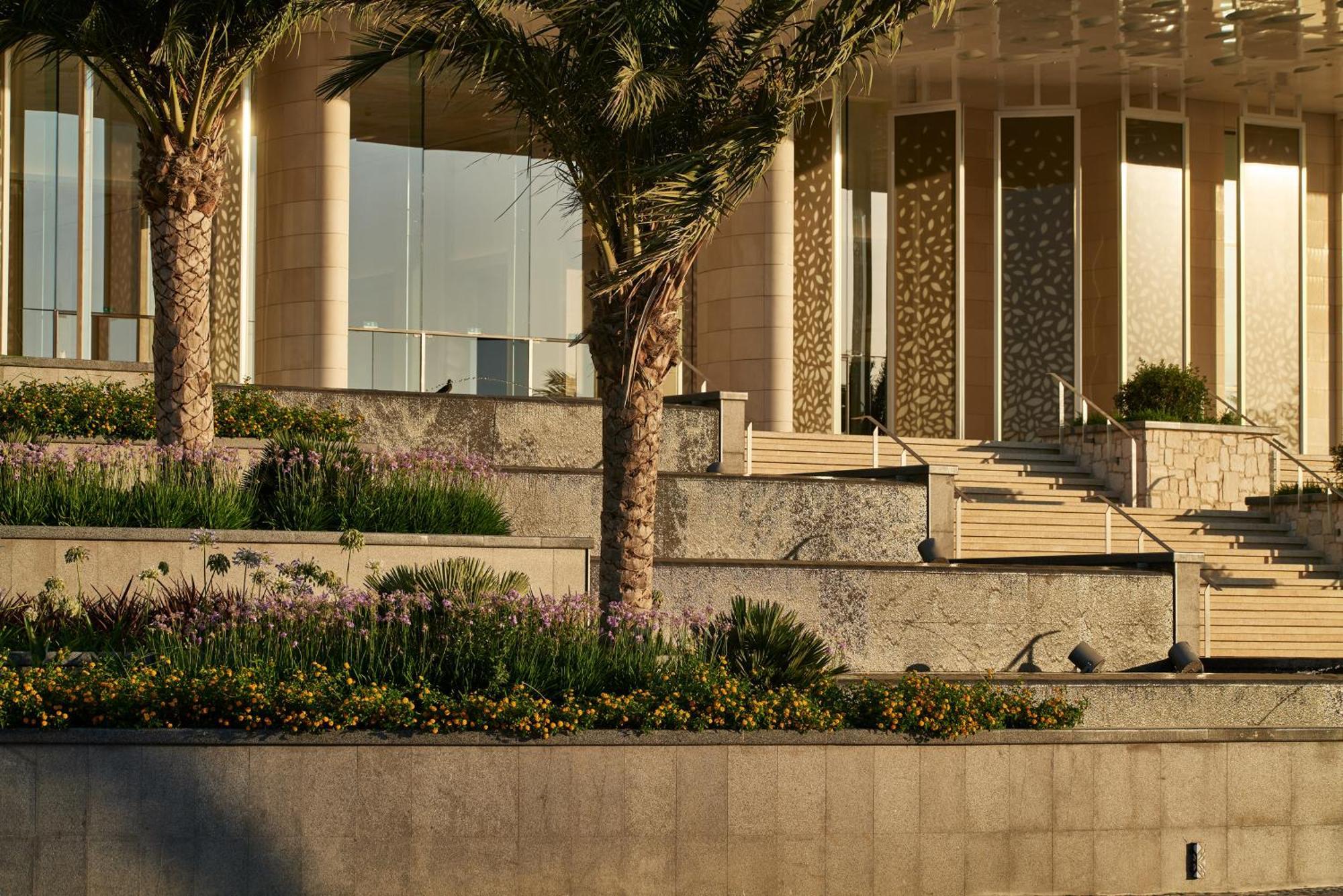City Of Dreams Mediterranean - Integrated Resort, Casino & Entertainment ลิมาซอล ภายนอก รูปภาพ The Four Seasons Hotel, Bahrain