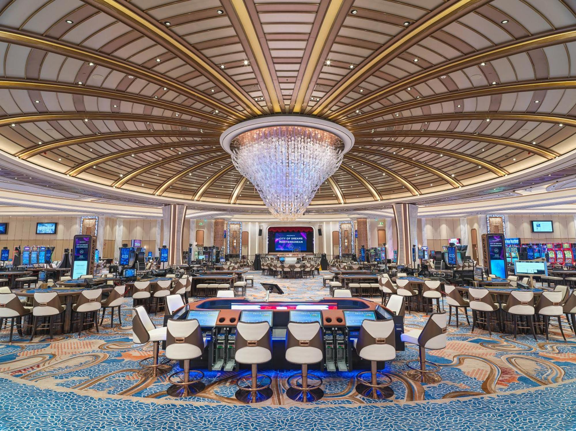 City Of Dreams Mediterranean - Integrated Resort, Casino & Entertainment ลิมาซอล ภายนอก รูปภาพ The casino floor at the MGM Grand