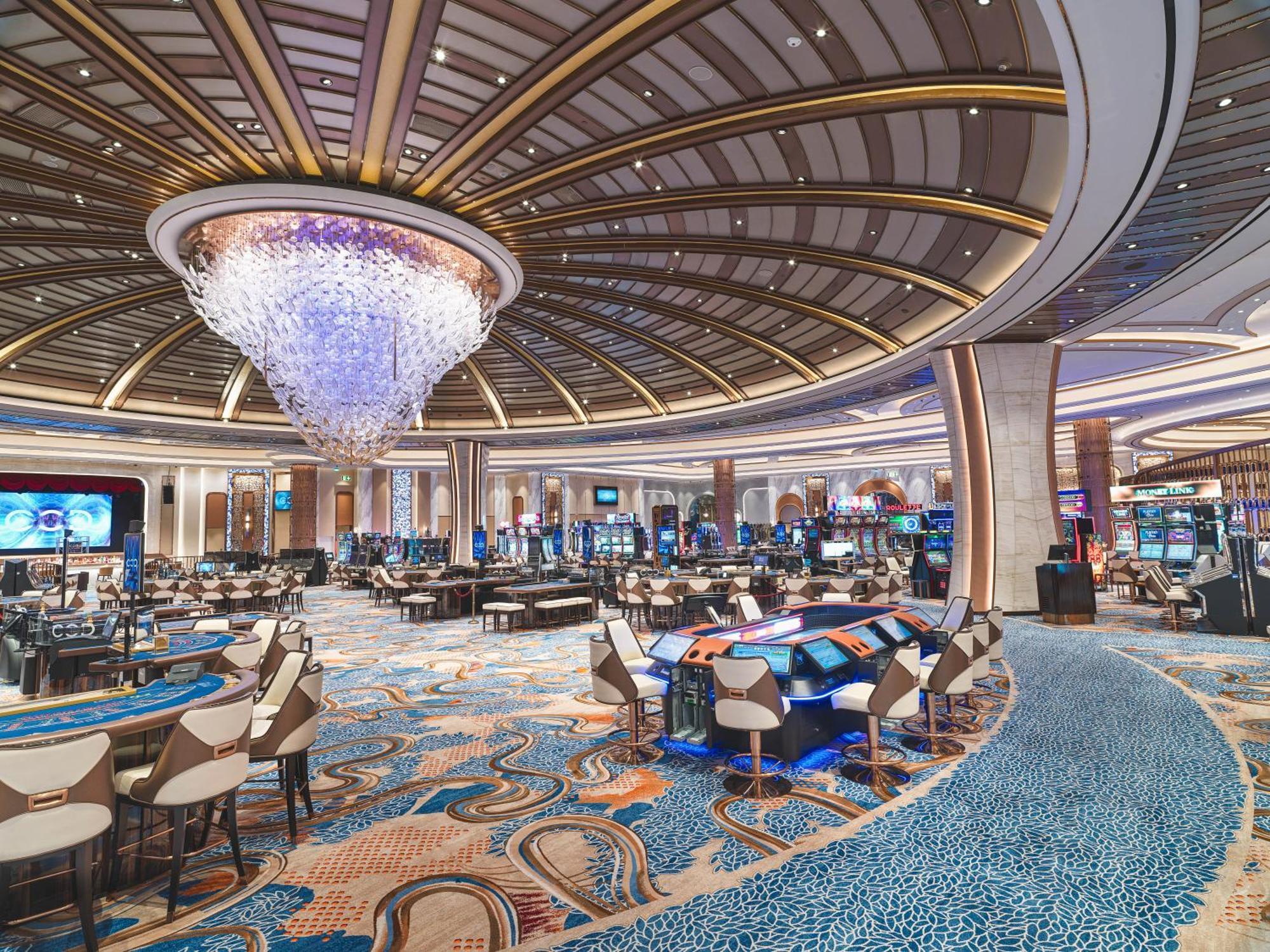 City Of Dreams Mediterranean - Integrated Resort, Casino & Entertainment ลิมาซอล ภายนอก รูปภาพ The casino floor at Wynn Las Vegas